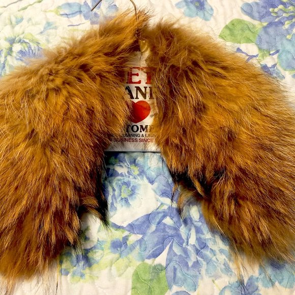 ALICE + OLIVIA - SWEATER VEST - BEIGE - RABBIT FUR COLLAR - MEDIUM (EUC) - Picture 3 of 3